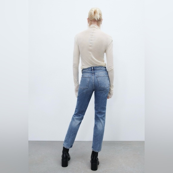 RIPPED SLIM ZARA JEANS size 6 US-light stretch fabric. High rise. Ripped detail. - Picture 4 of 8